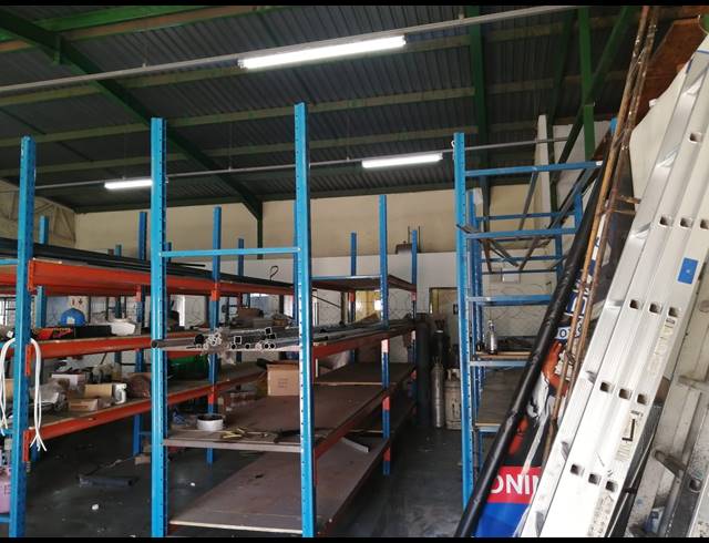 2,600M² WAREHOUSE FOR SALE IN BOLTONIA